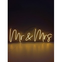 Mr & Mrs - 35x70 CM Mr & Mrs - 35x70 CM